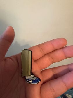 Hat pin