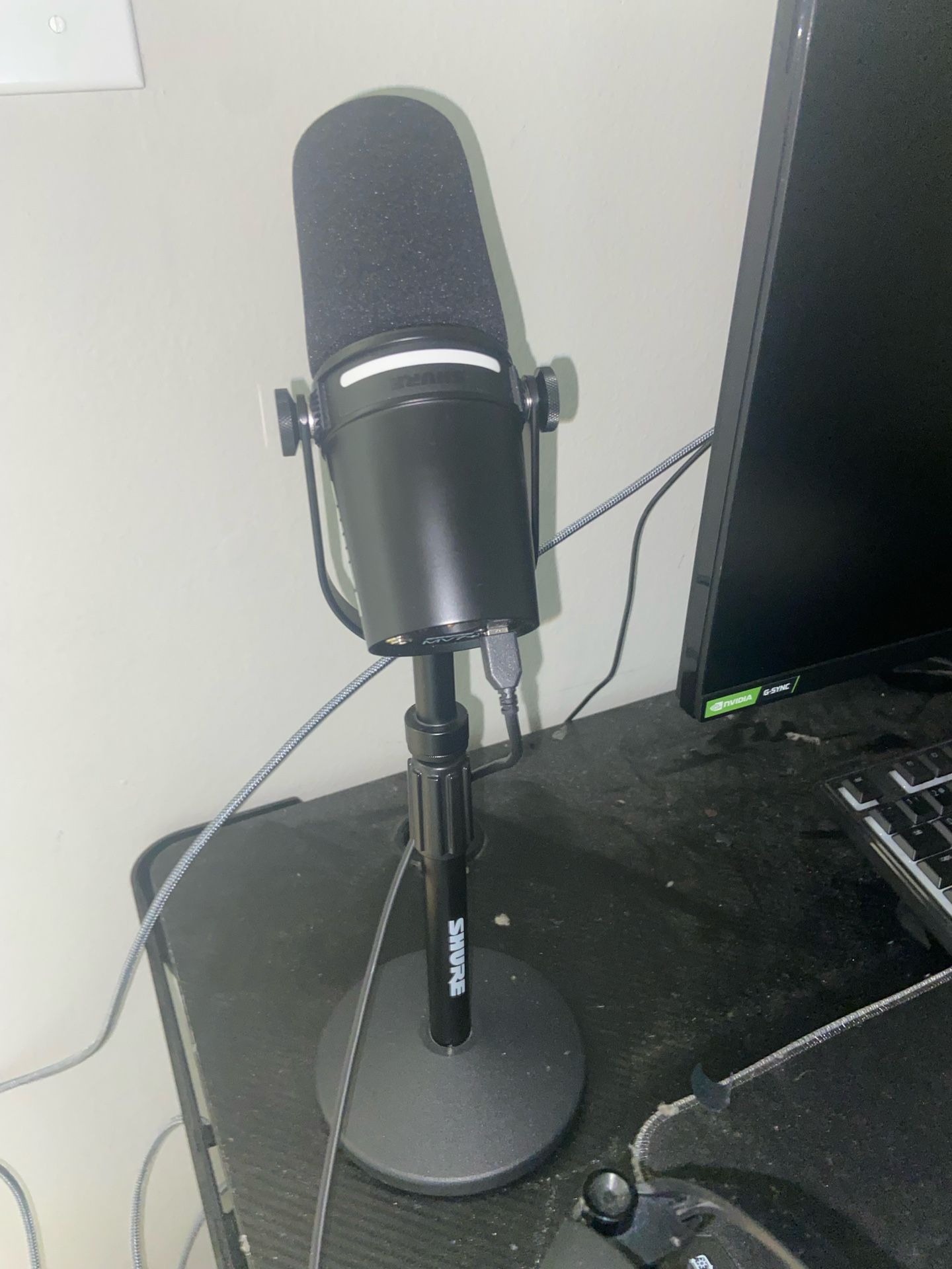 SHURE MV7+