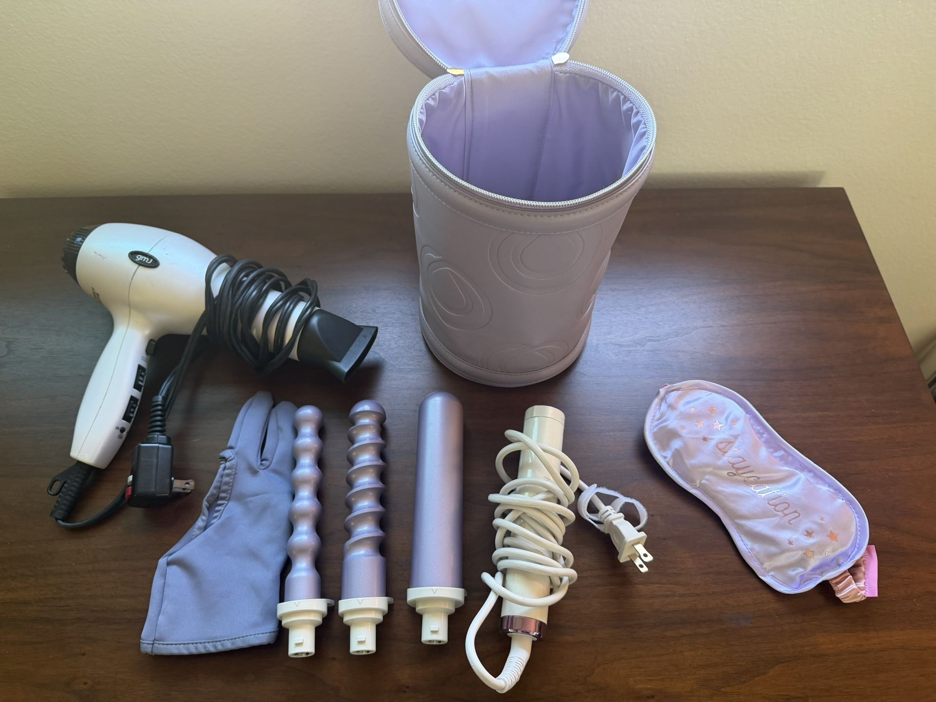 Great Christmas Gift ! Hair Styling Tool with 3 Curling Attachments – Excellent Condition