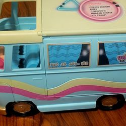 L.O.L. Surprise! Grill & Groove Camper 
