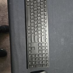 Dell Essentials Wireless Keyboard Mouse Combo