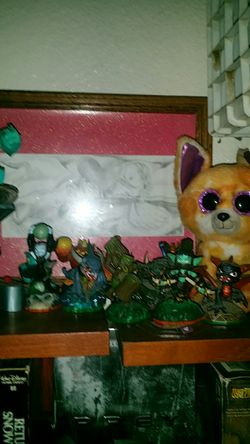 Skylander trap figures for ps and Xbox game