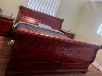 King Size sleigh Bedroom set FREE
