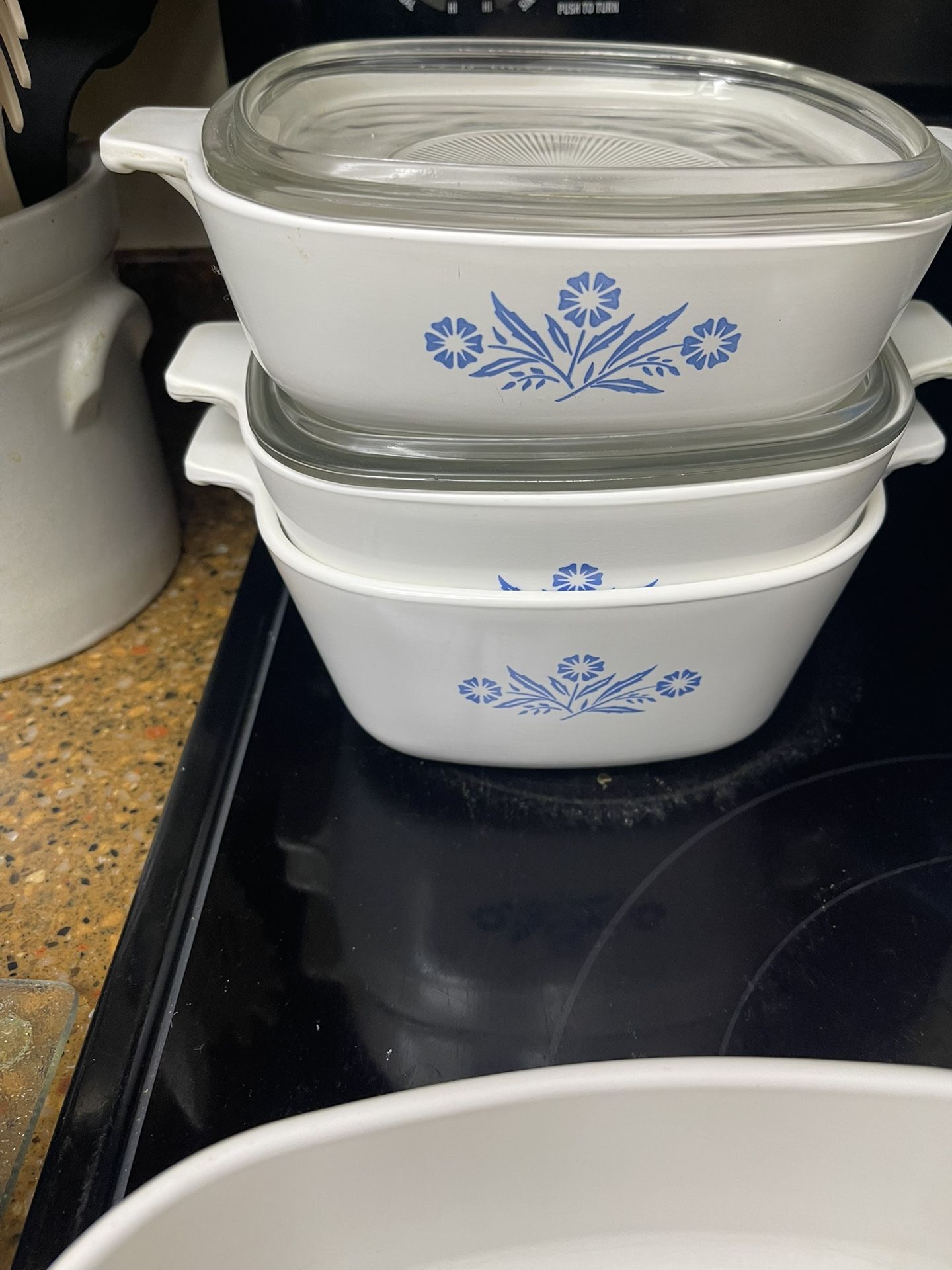 Corning Ware Casserole Wildflower and Corn Flower Blue 25$ Each