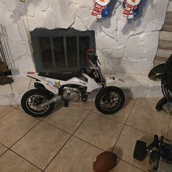 Kids Automatic 60cc Dirt Bike (Gas)