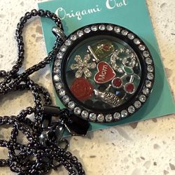 New Mother’s Day Black  Origami Owl Necklace Locket Floating Charms Rhinestone Perfect for mother’s day gift. Locket opens and you can change floating