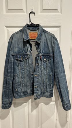 Levi’s Jean Jacket Medium