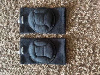 Soft flexible knee pads
