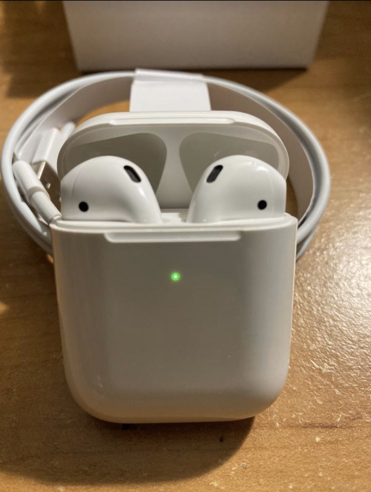 Apple AirPods 2 (like new )