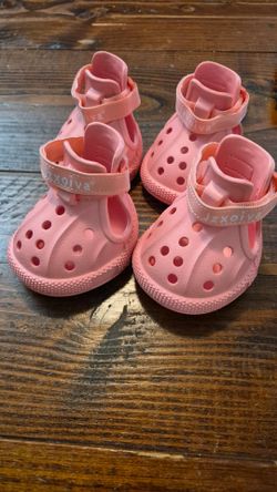 Dog shoes