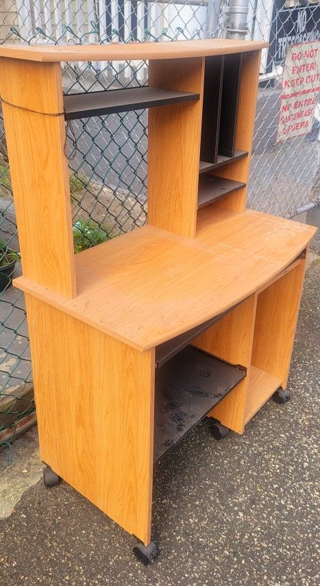 Free Curbside Table ,desk,car Seat,suitcase