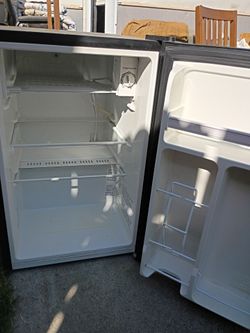 Hisense mini fridge