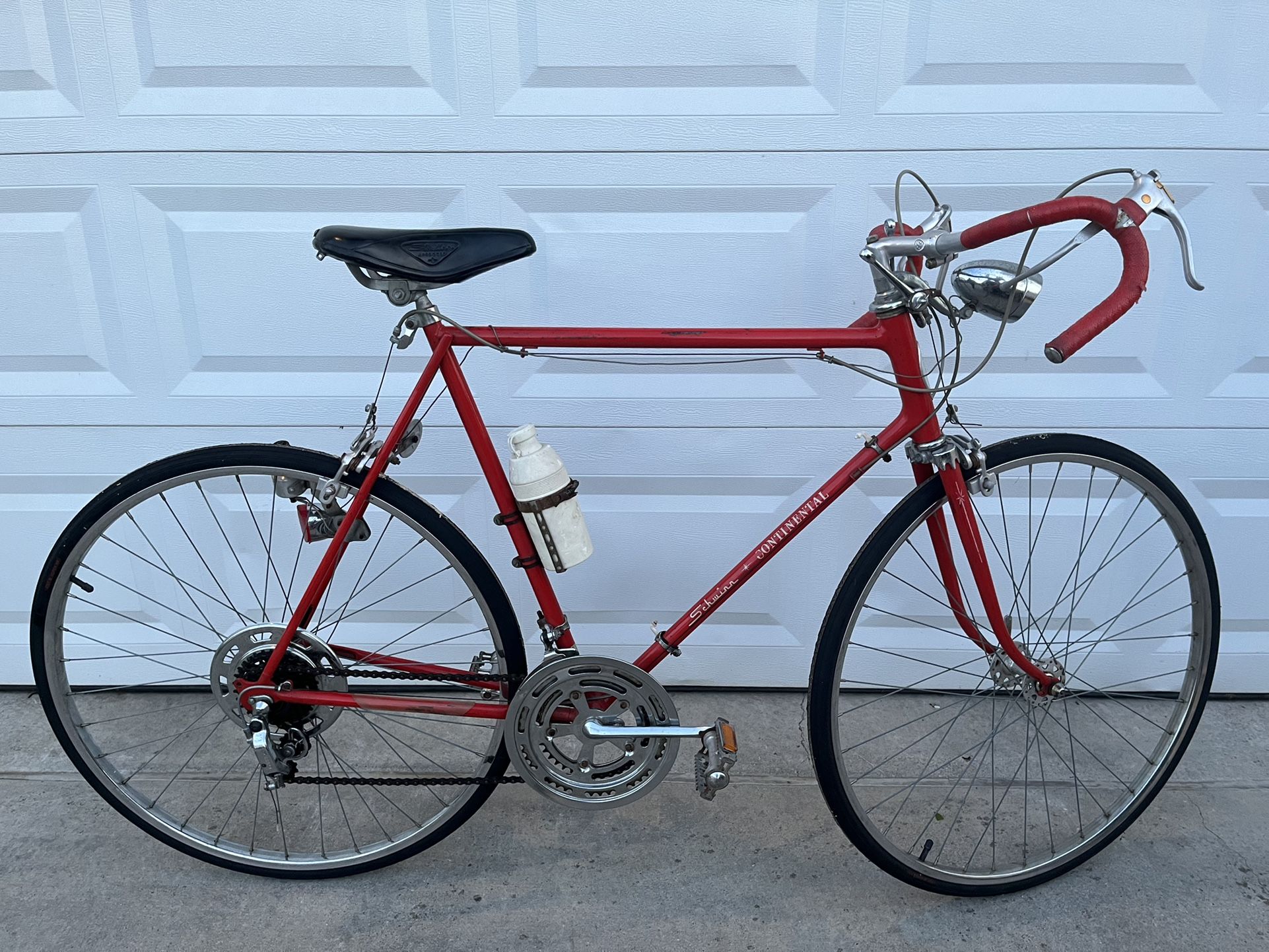 Beautiful 1973 Chicago Schwinn Continental, Men’s Road Bike