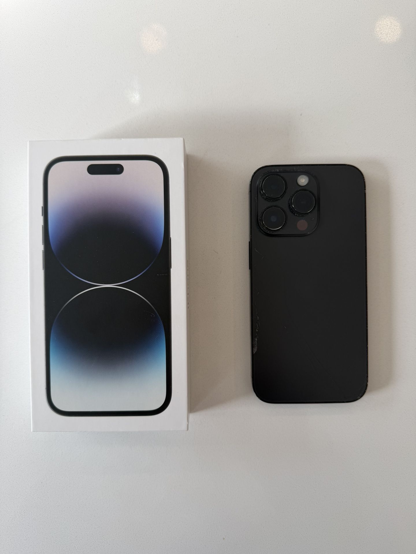 Black apple iphone 14 pro factory unlocked like new