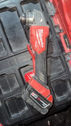 Milwaukee fuel grinder with battery 160
