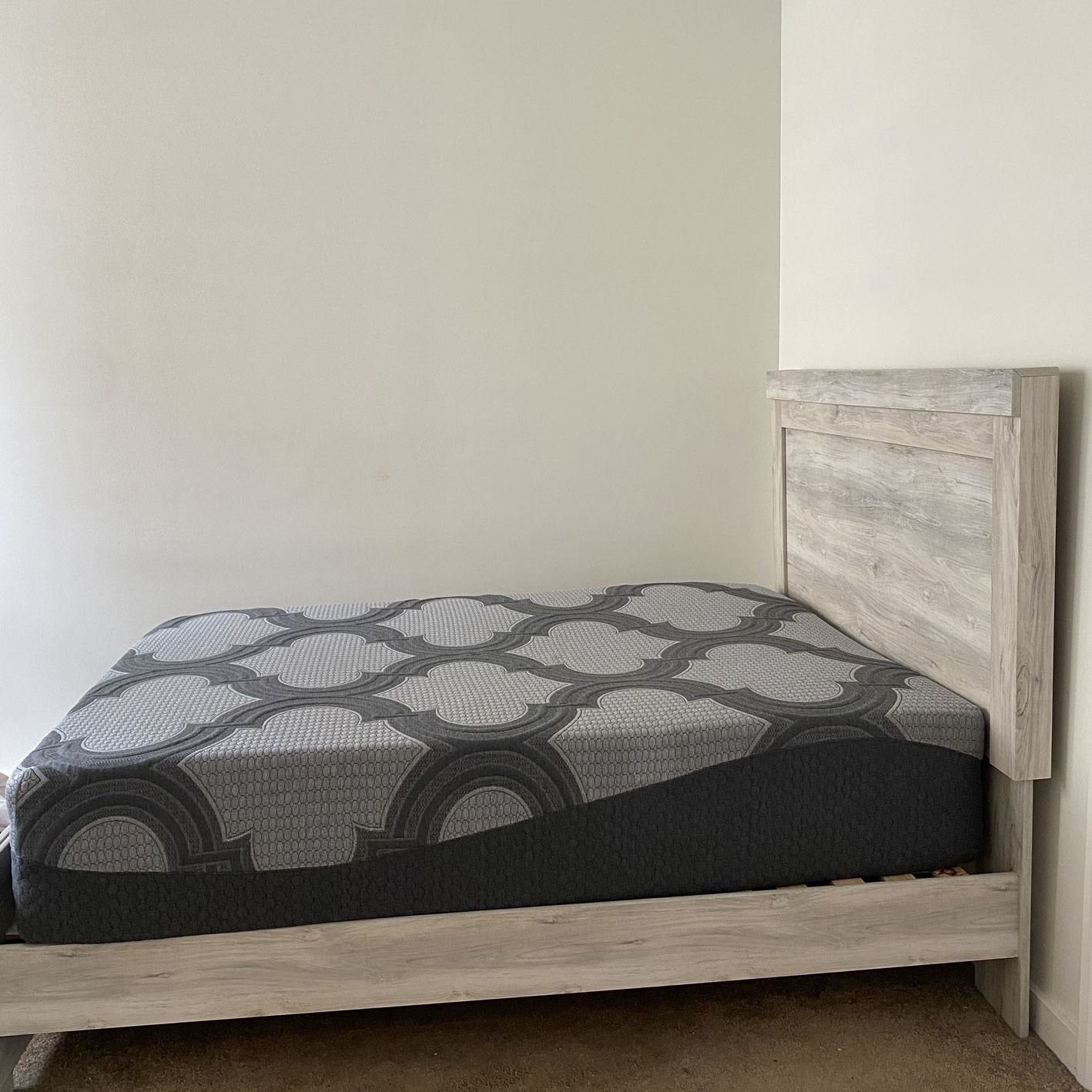 Queen size Bed Mattress And Bed Frame 