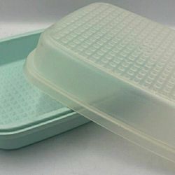 Vintage TUPPERWARE®️  Season and Serve™️ Marinade Container with Lid  