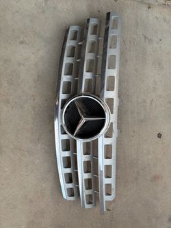 Mercedes Benz Grille
