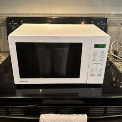 Brand New 0.7 Cuft Microwave 