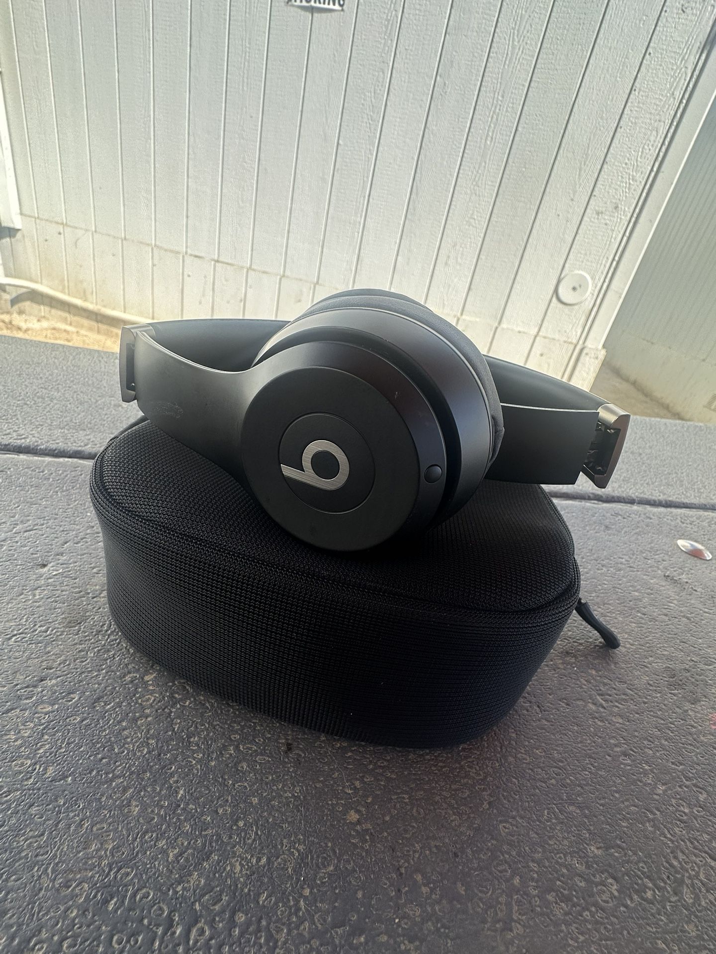 Beats Solo 3 Headphones Brand new