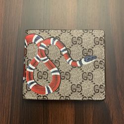 Gucci Bifold Wallet- GG Supreme Kingsnake Beige 