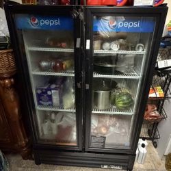 True Commercial Pepsi Double Door Fridge – Works Great, Cools Fast (El Cajon)