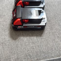 Baterias 2AH Milwaukee 