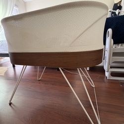 SNOO bassinet