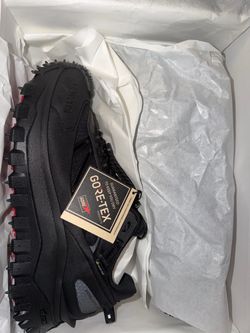 MONCLER GORETEX TRAILGRIPS TRIPLE BLACK SIZE 42 9US MENS BRAND NEW