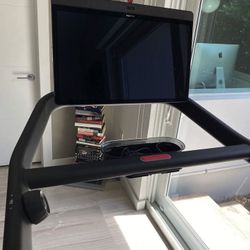 .Peloton-Treadmill.