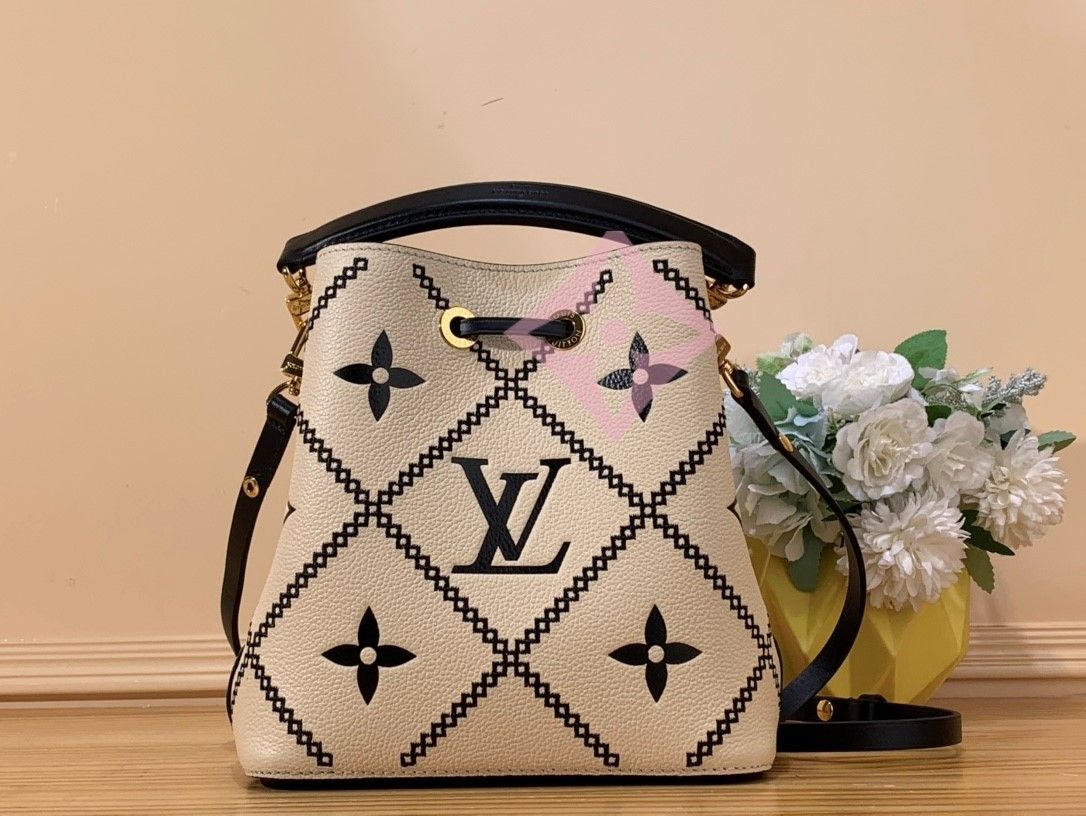 Louis Vuitton NeoNoe BB M46023 White Bag 20x20x13cm