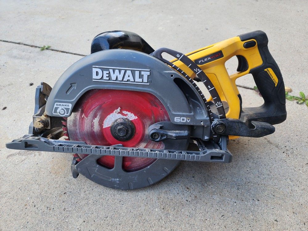 Dewalt Worm Drive Saw 60v