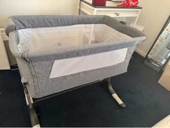 Baby Bedside Crib / Portable Travel Sleeper Bassinet + New Premium Mattress
