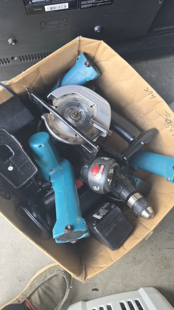 Power Drills. Circular Saw. No batteries Will Trade For Moving Equipment