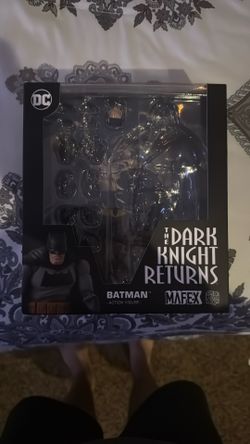 MAFEX BATMAN THE DARK KNIGHT RETURNS