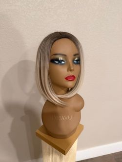 Ombre Bob Wig Dark Root Ash Blonde brand new never used !