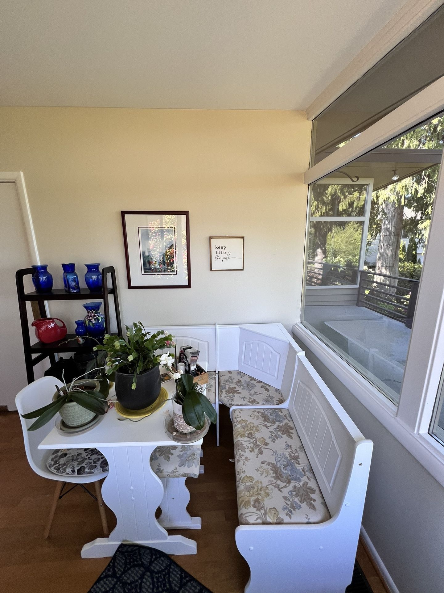 Corner Dining Set-FREE *pending*