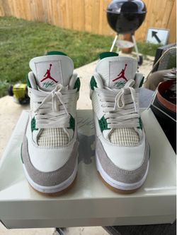 Jordan 4 pine green size 8.5