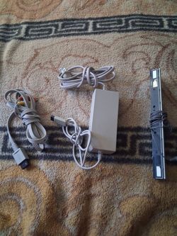 Vintage (2006-2013) Official Nintendo Wii Replacement Cables & Sensor Bar Set. (AS IS). In Great shape