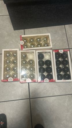 Glass Ornaments 4 Gold 2 Black All Boxes 