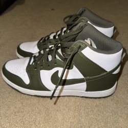 Nike Dunks Olive