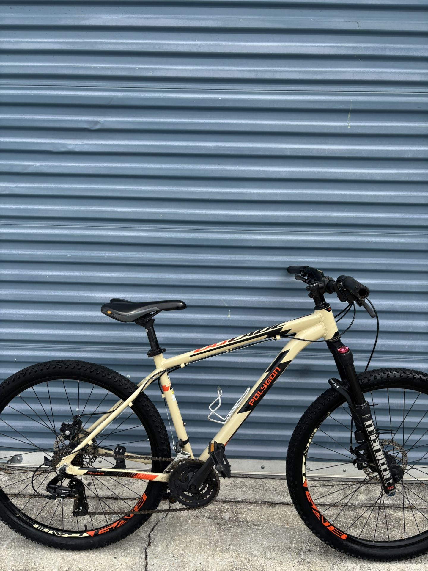 Polygon cascade 27.5” Mountain Bike