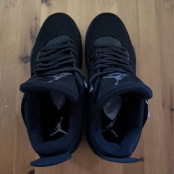 Air jordan 4’s black Cats