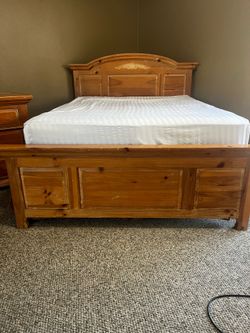 Queen Bed Frame -footboard & Mirror