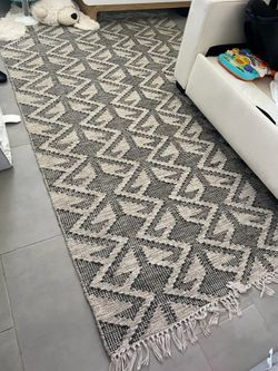 Contemporary Wool Rug - 5 x 7