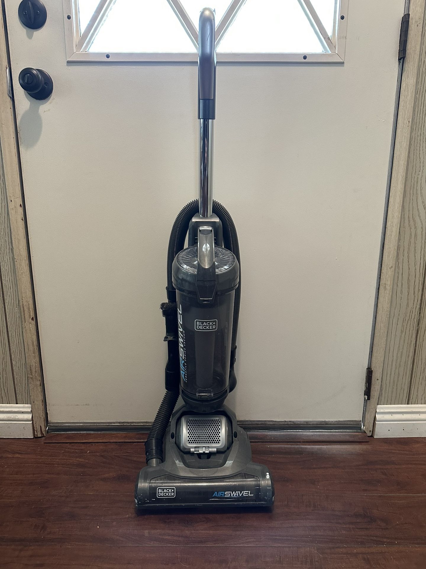 Black & Decker Air Swivel Vacuum