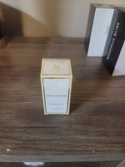 Givenchy Dahlia Divin Eau de Parfum