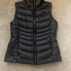 Women’s North Face Down Vest Size Small