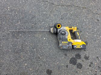 DEWALT ROTARY HAMMER DRILL XR WITH 4AH XR BATTERY