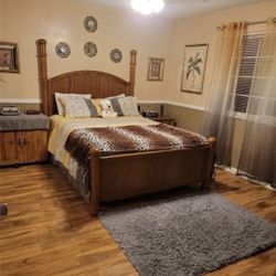 Queen Size Bedroom Set With Memory Foam